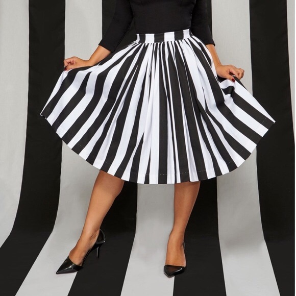 Pinup Couture Striped Beetlejuice Jenny Skirt - Picture 2 of 2